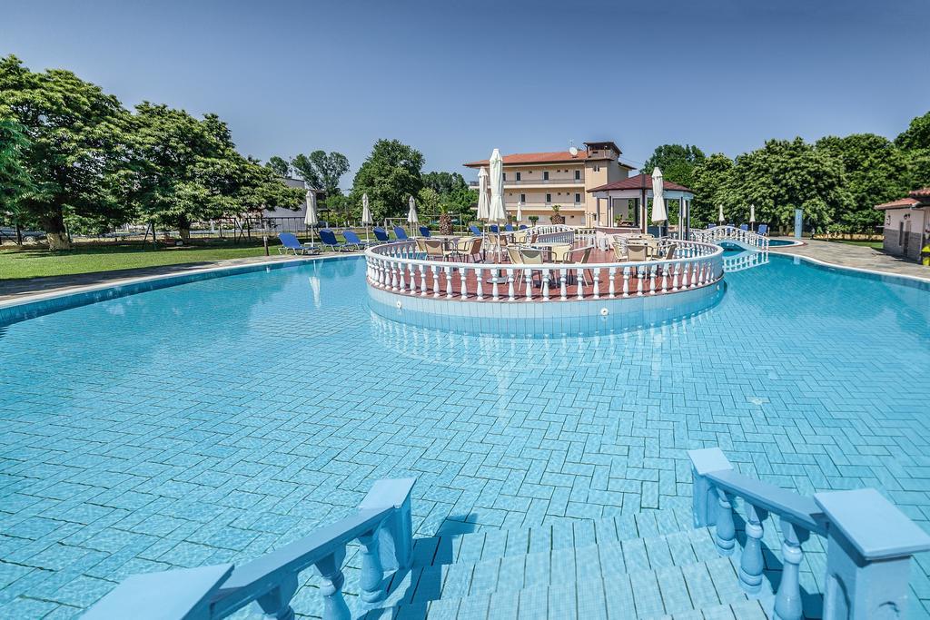 Sintrivanis Resort Beach Paralía Skotínis المظهر الخارجي الصورة