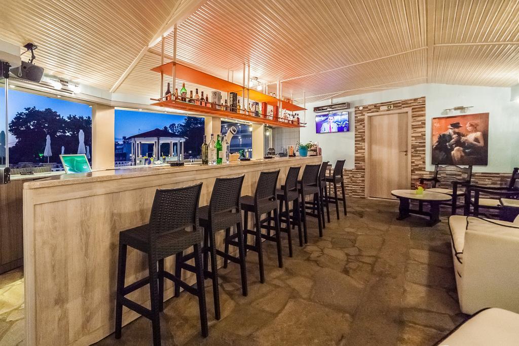 Sintrivanis Resort Beach Paralía Skotínis المظهر الخارجي الصورة