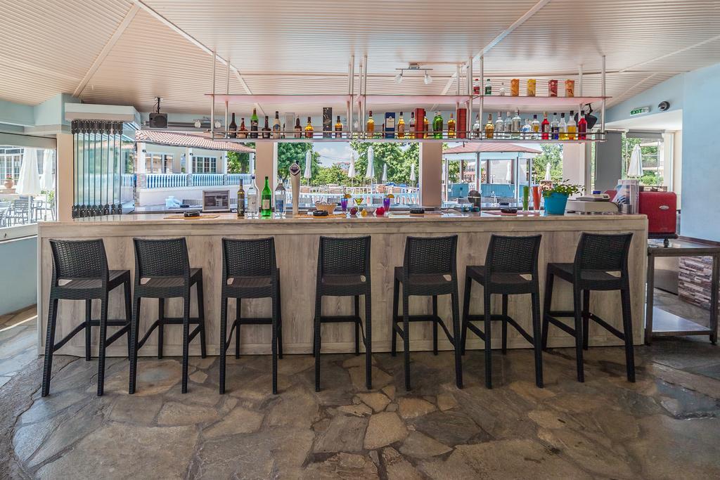 Sintrivanis Resort Beach Paralía Skotínis المظهر الخارجي الصورة