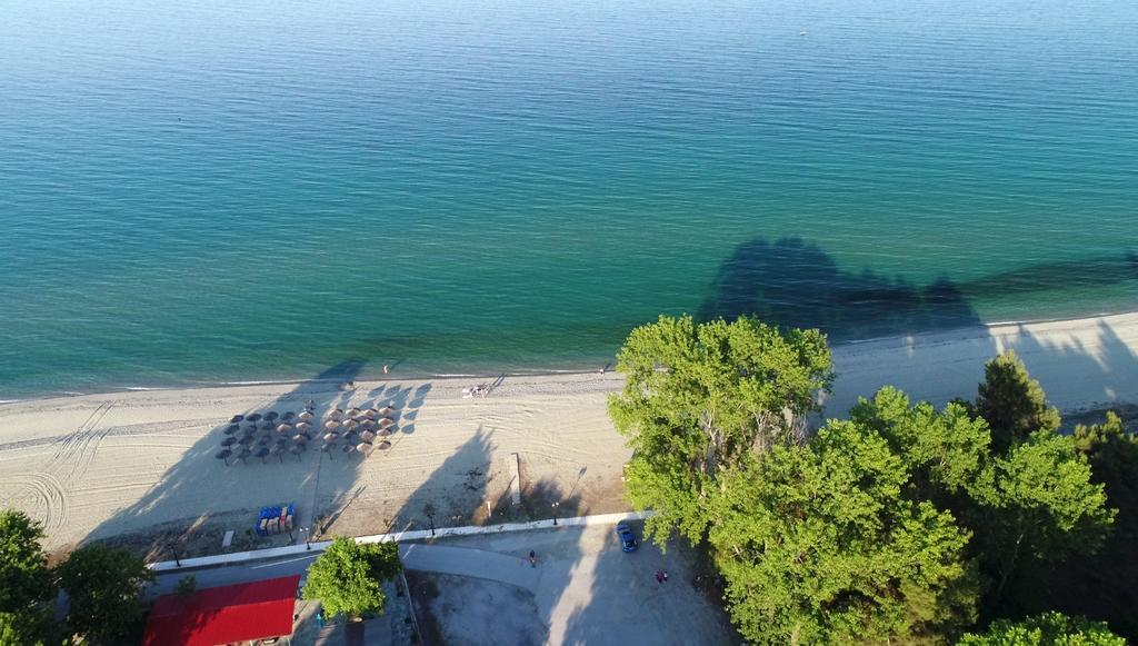 Sintrivanis Resort Beach Paralía Skotínis المظهر الخارجي الصورة