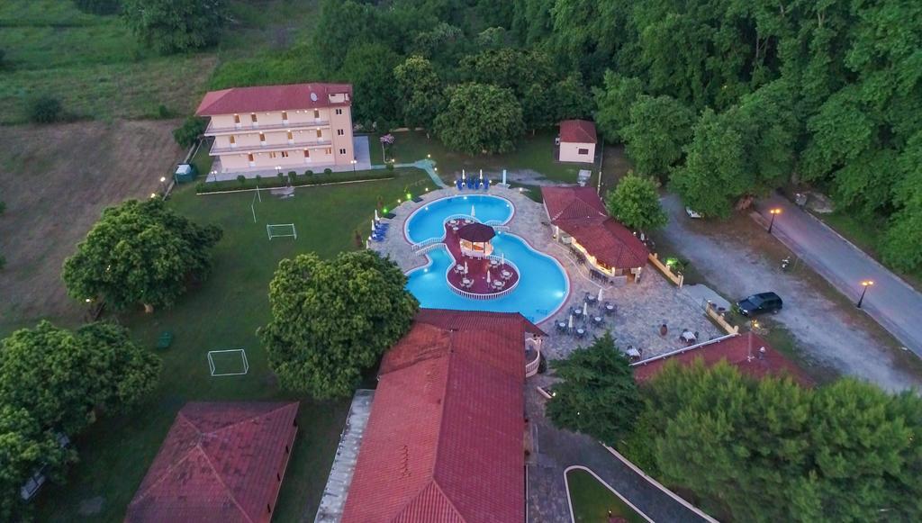 Sintrivanis Resort Beach Paralía Skotínis المظهر الخارجي الصورة