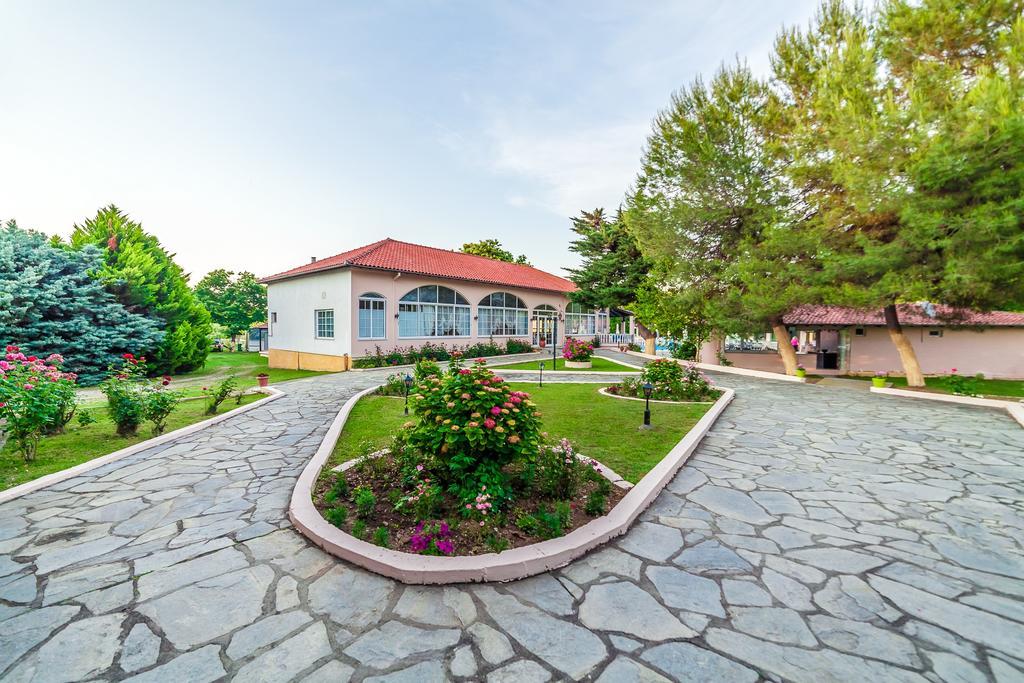 Sintrivanis Resort Beach Paralía Skotínis المظهر الخارجي الصورة