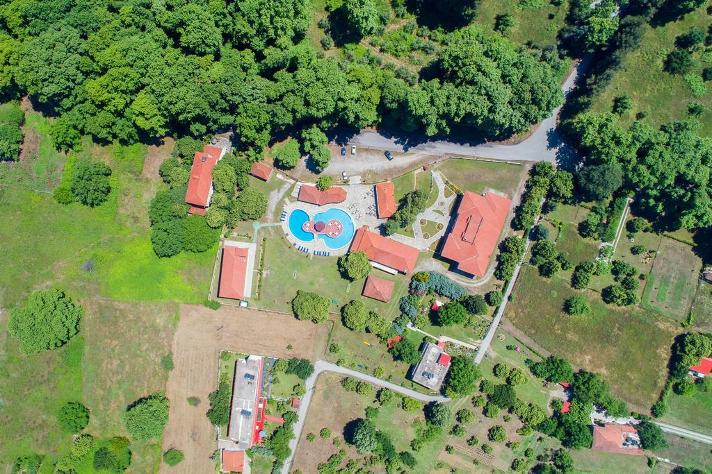 Sintrivanis Resort Beach Paralía Skotínis المظهر الخارجي الصورة